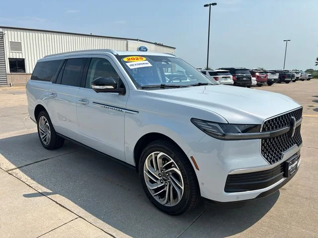 2025 Lincoln Navigator L