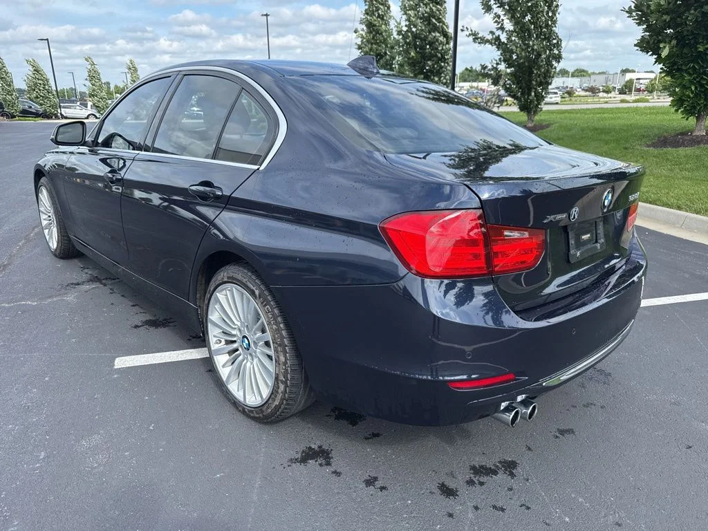 Used 2015 Blue BMW 328i xDrive image 3
