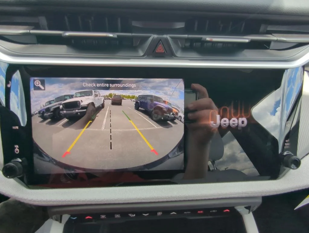 2026 Jeep Cherokee Laredo - Photo 24