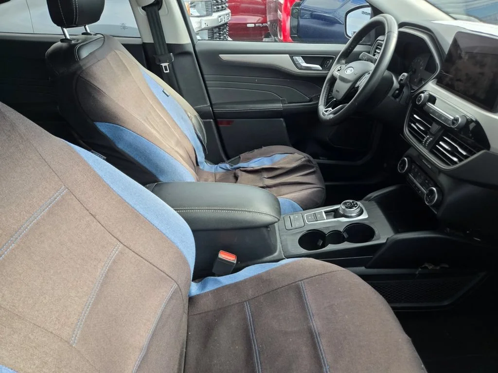 Used 2022 Iced Blue Silver Ford SEL image 4