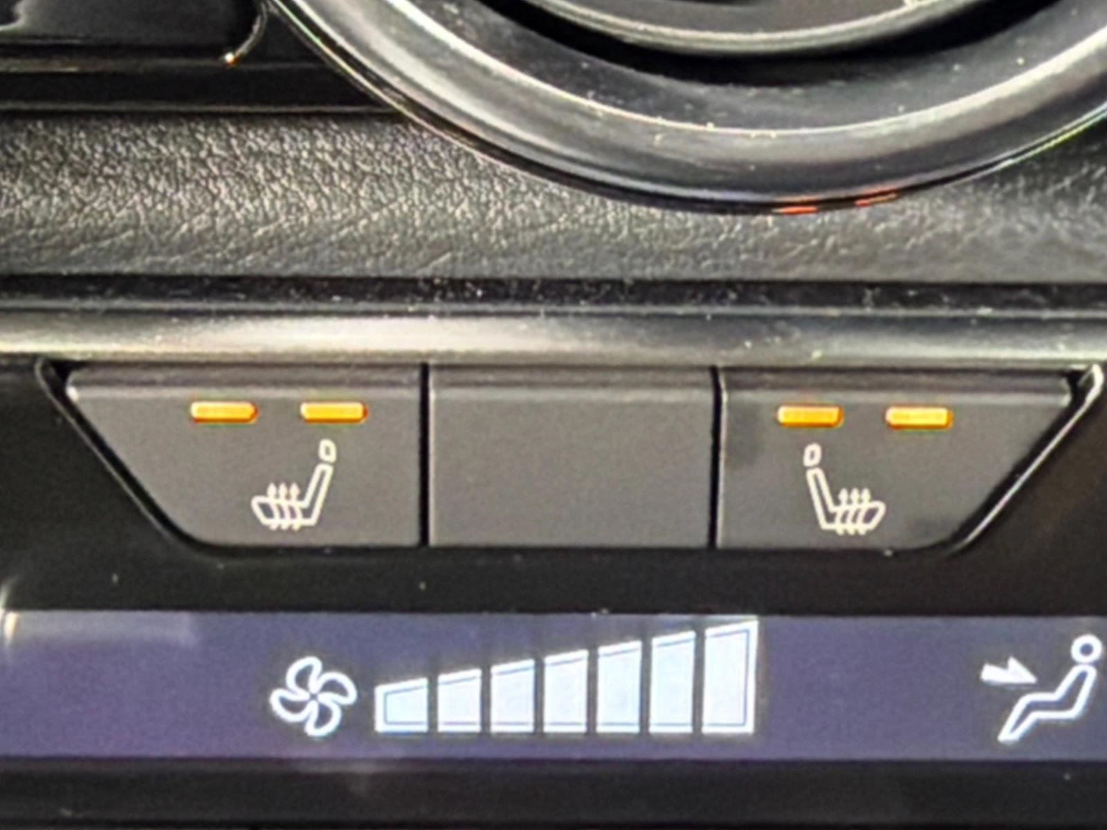 Used 2025 Super Black Nissan SR image 30