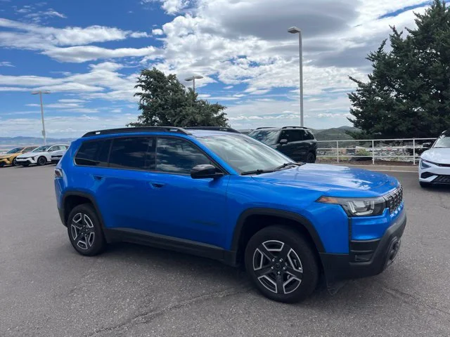 Used 2026 Hydro Blue Pearlcoat Jeep Laredo image 5