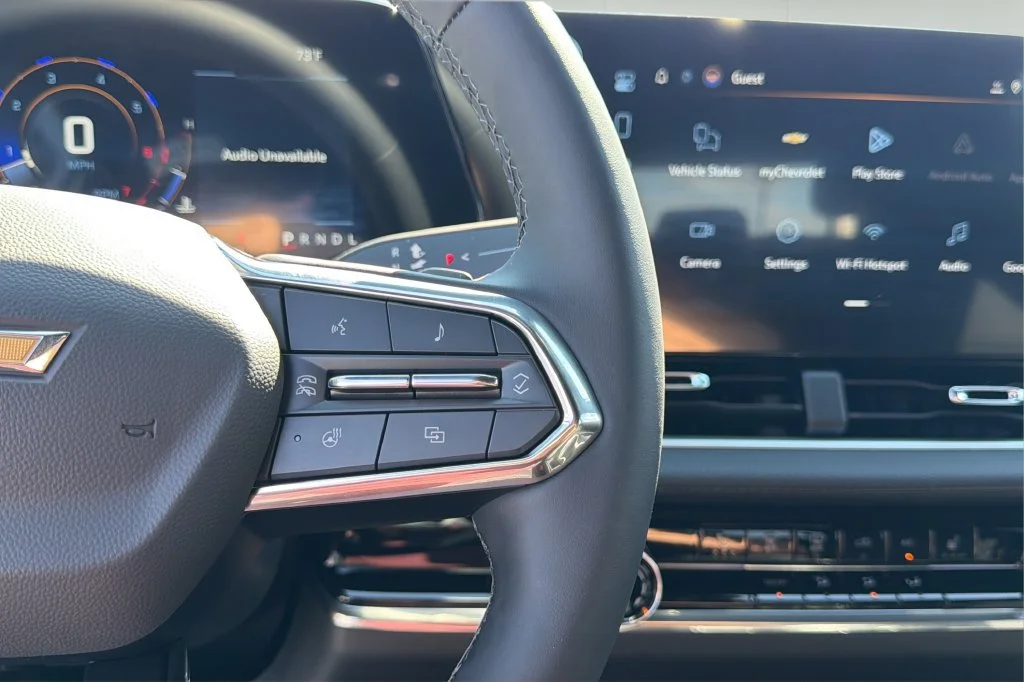New 2027 Summit White Chevrolet LT image 23