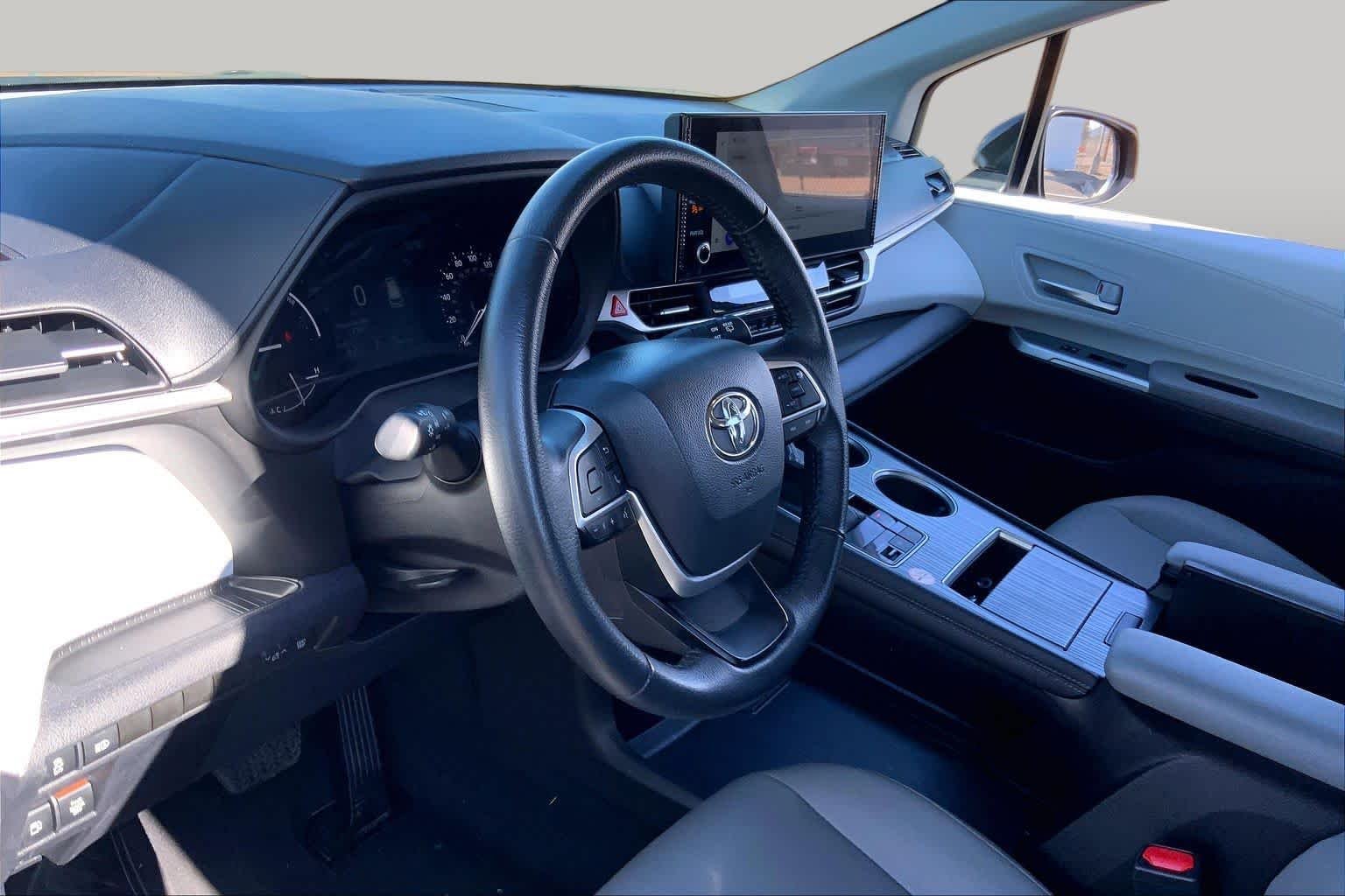 Used 2025 Midnight Black Metallic Toyota XLE image 15