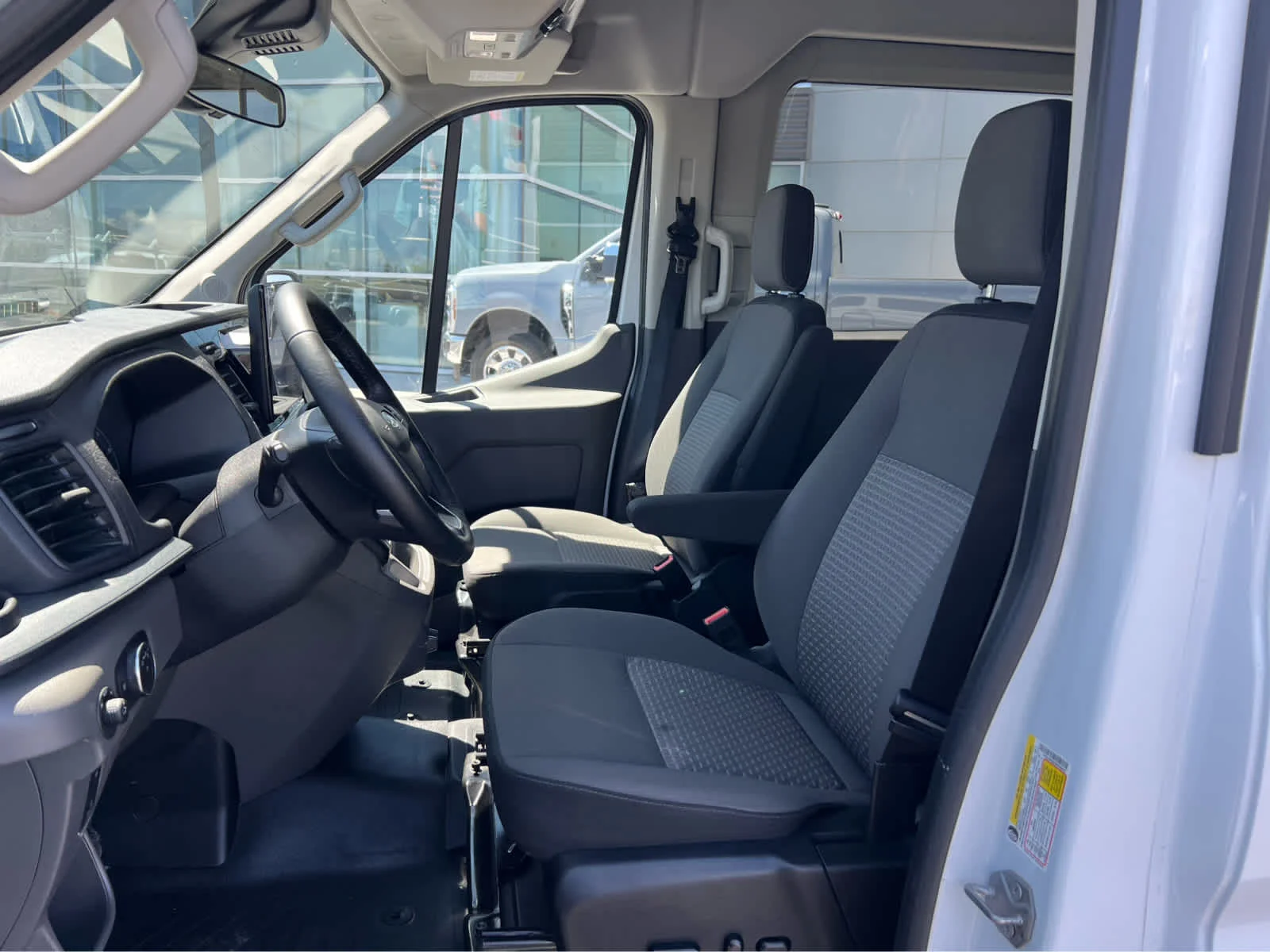 2025 Ford Transit Passenger Van XLT - Photo 26