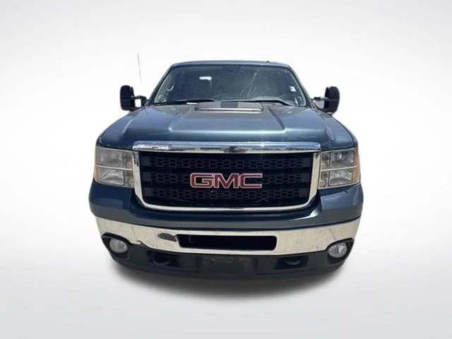 Used 2011 Gray GMC SLE image 2