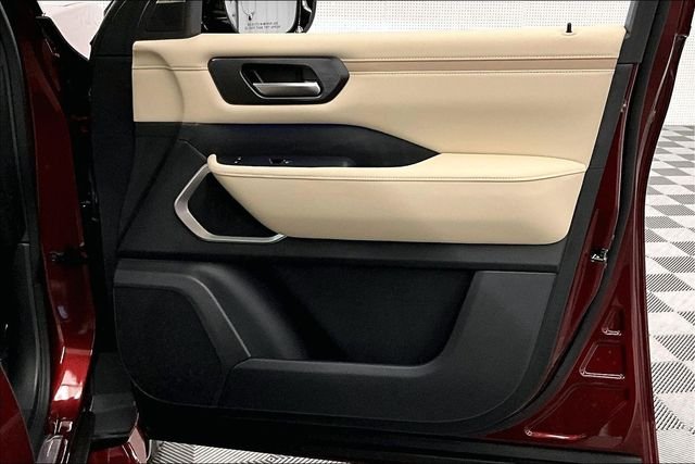 New 2026 Coulis Red Pearl/Super Black Nissan Platinum Reserve image 41