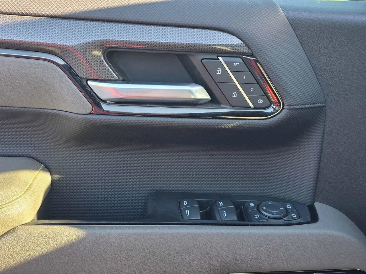 Used 2022 Black Chevrolet ZR2 image 8