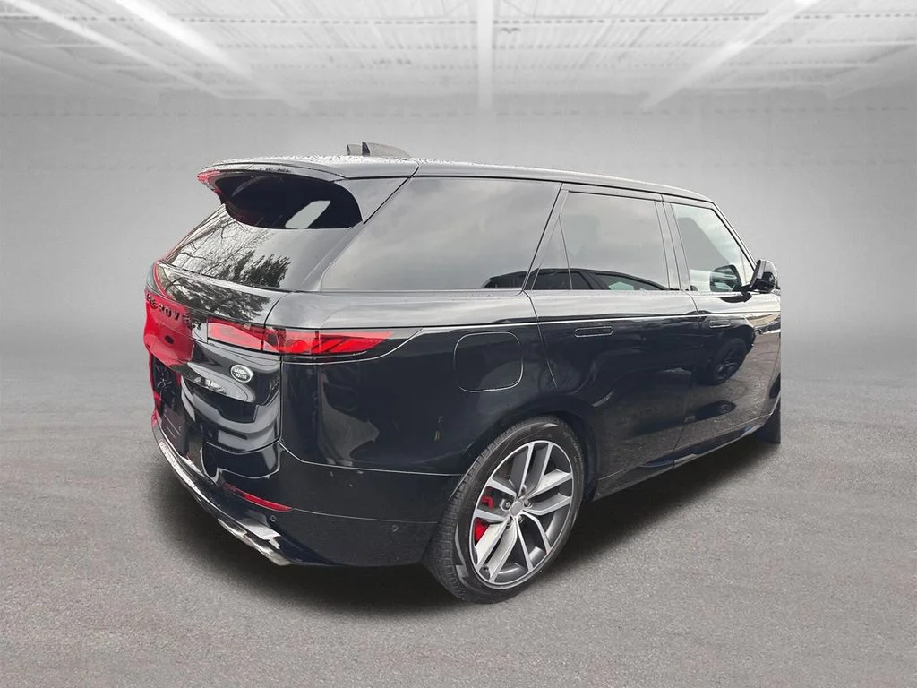 Used 2023 Black Land Rover First Edition image 9