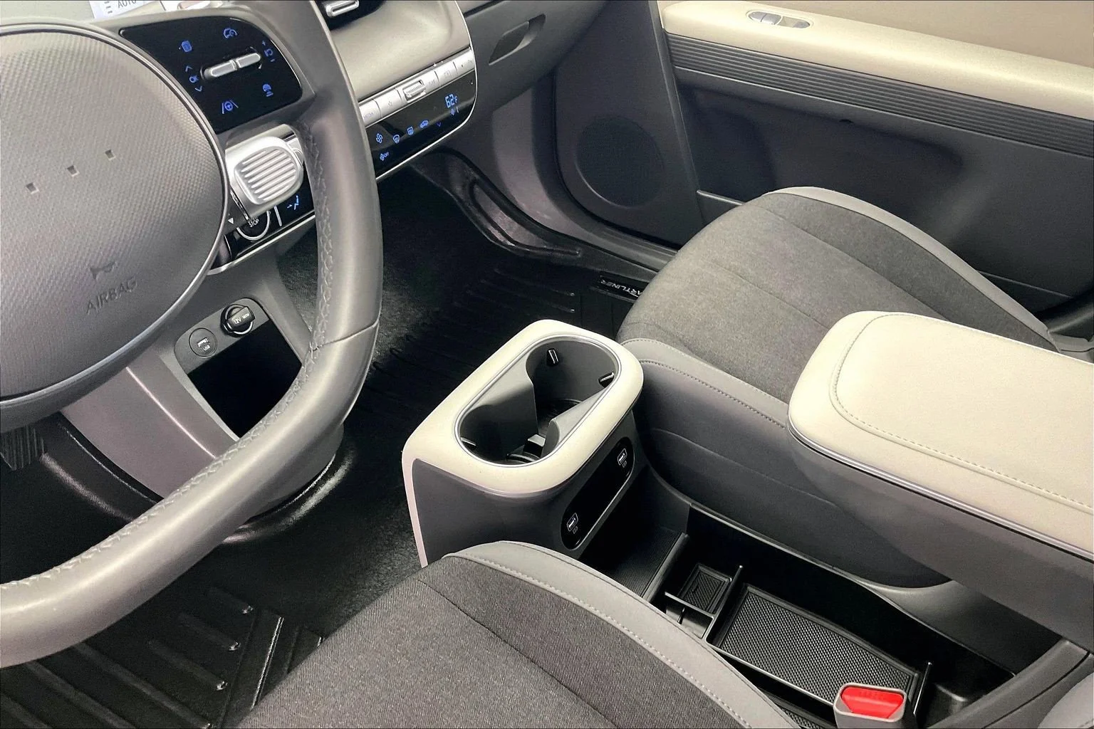 Used 2023 Digital Teal Hyundai SE image 17