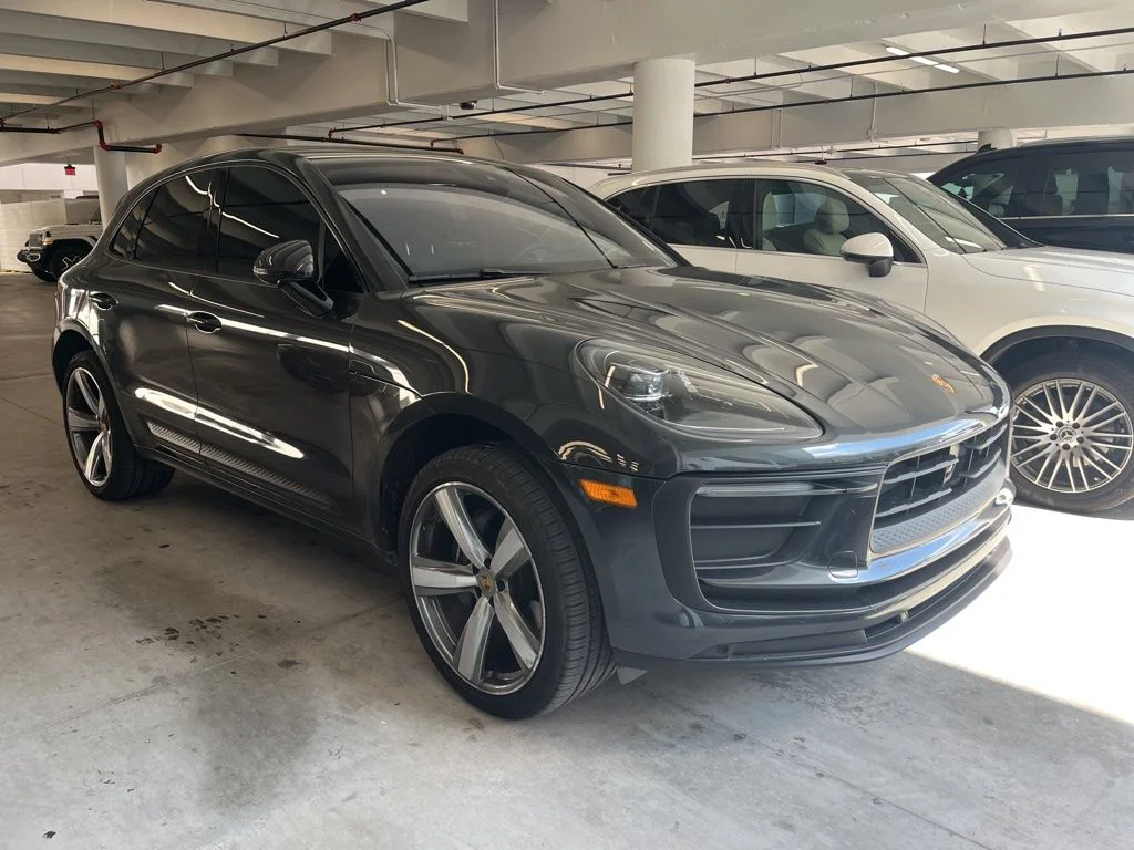2025 Porsche Macan Base