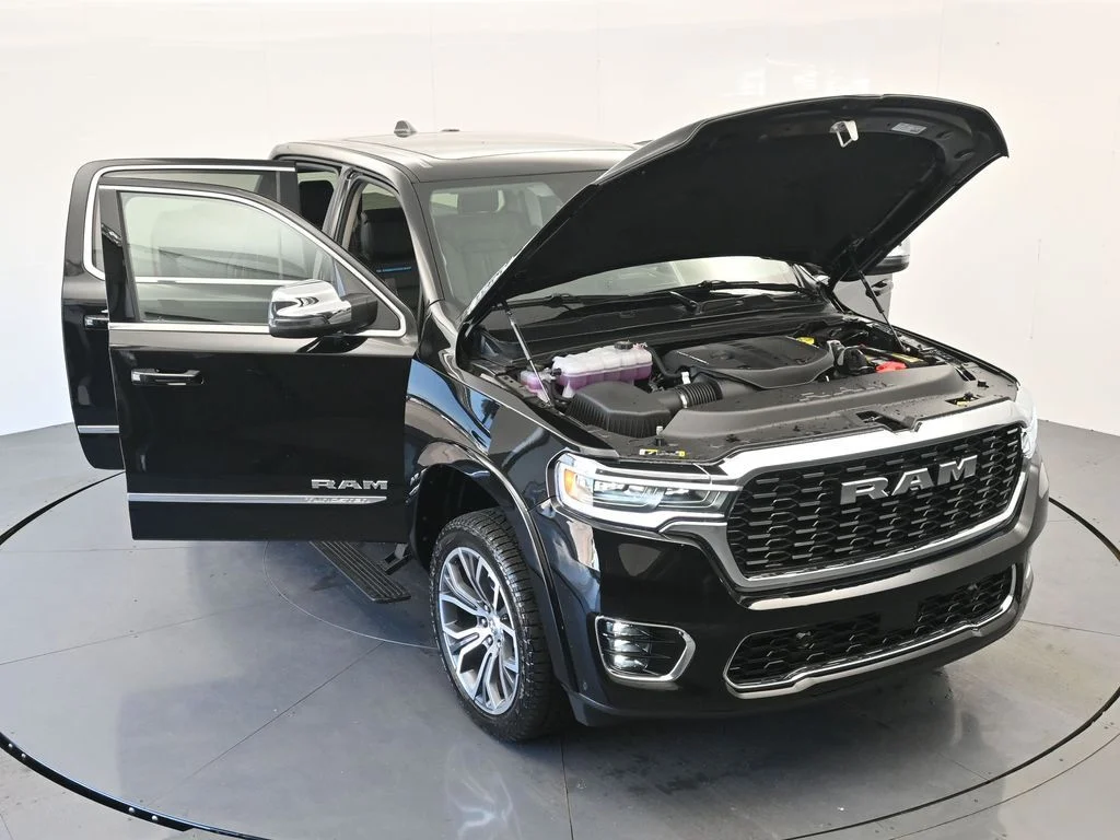 New 2026 Diamond Black Crystal Pearl-Coat Exterior Paint RAM Tungsten image 43