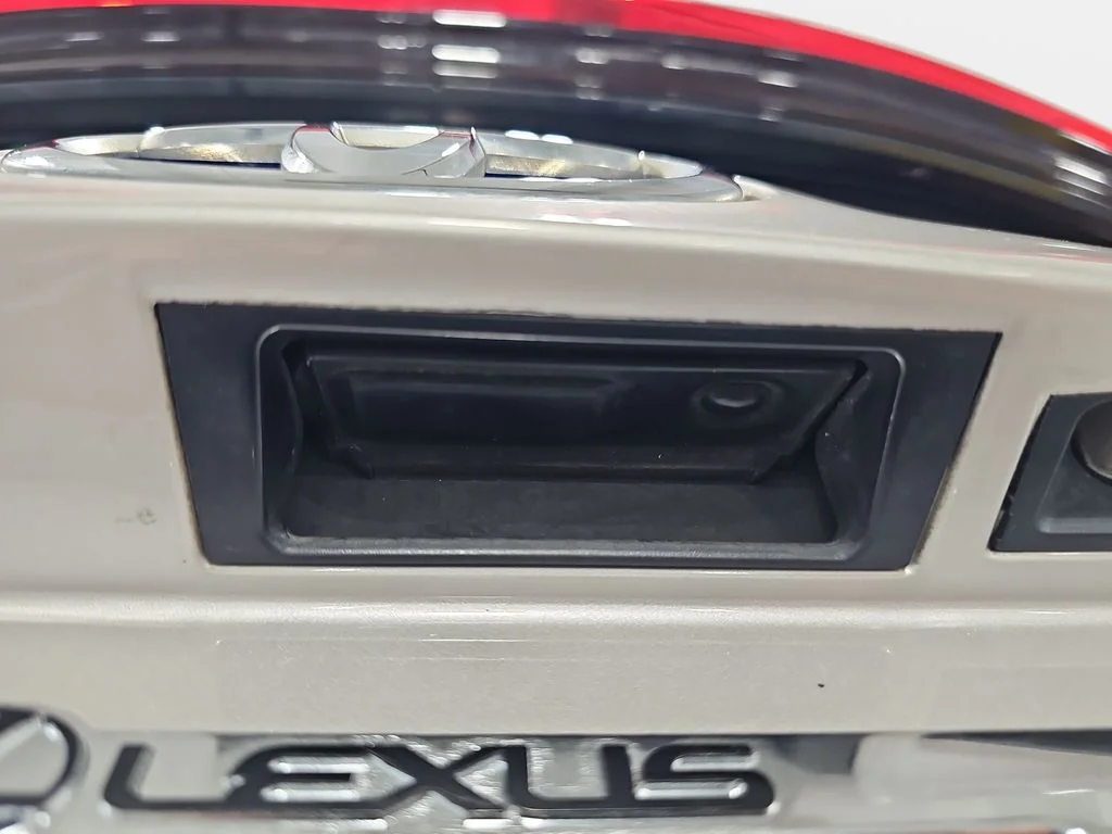 Used 2020 Silver Toyota XLE image 16