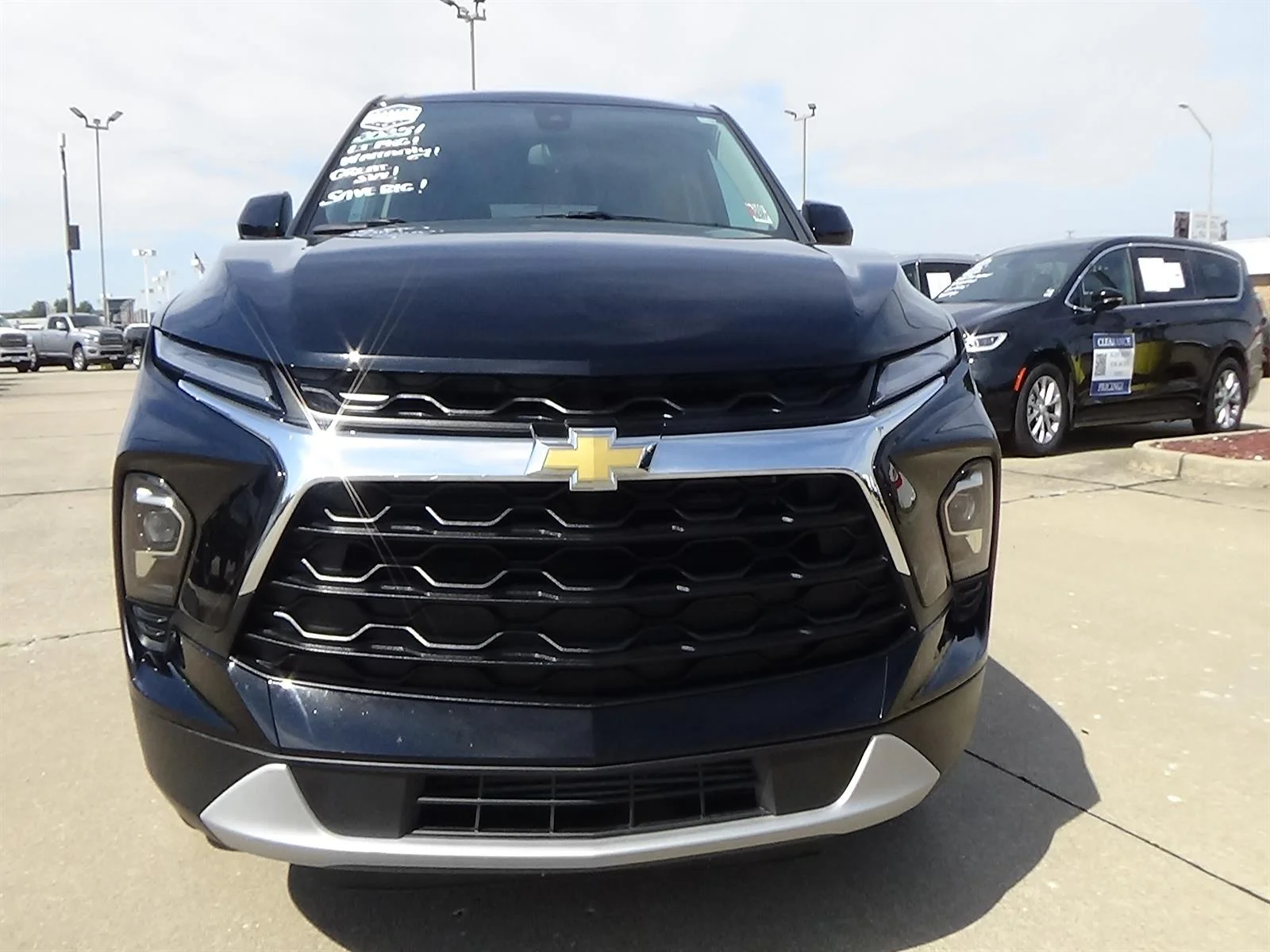 Used 2025 Black (gba) Chevrolet LT image 4