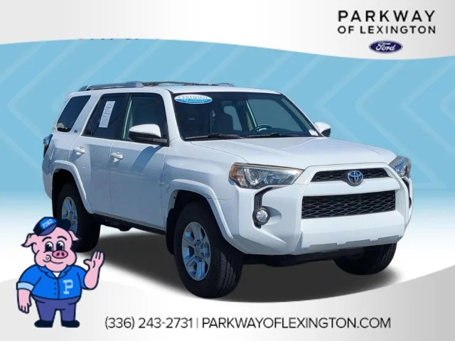 Used 2016 White Toyota SR5 image 7