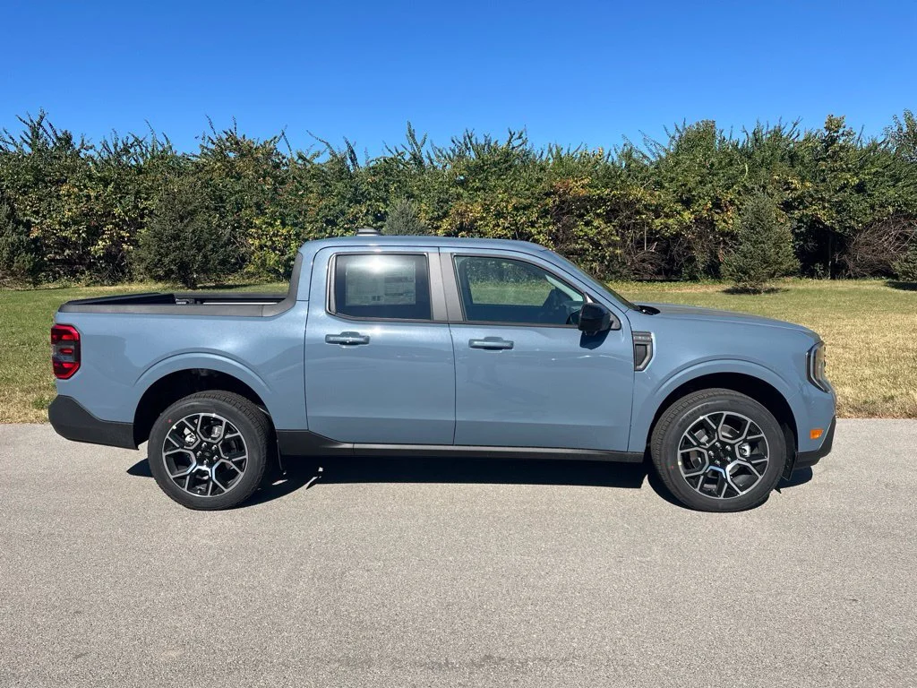New 2026 Azure Gray Metallic Tri-Coat Ford Lariat® image 9