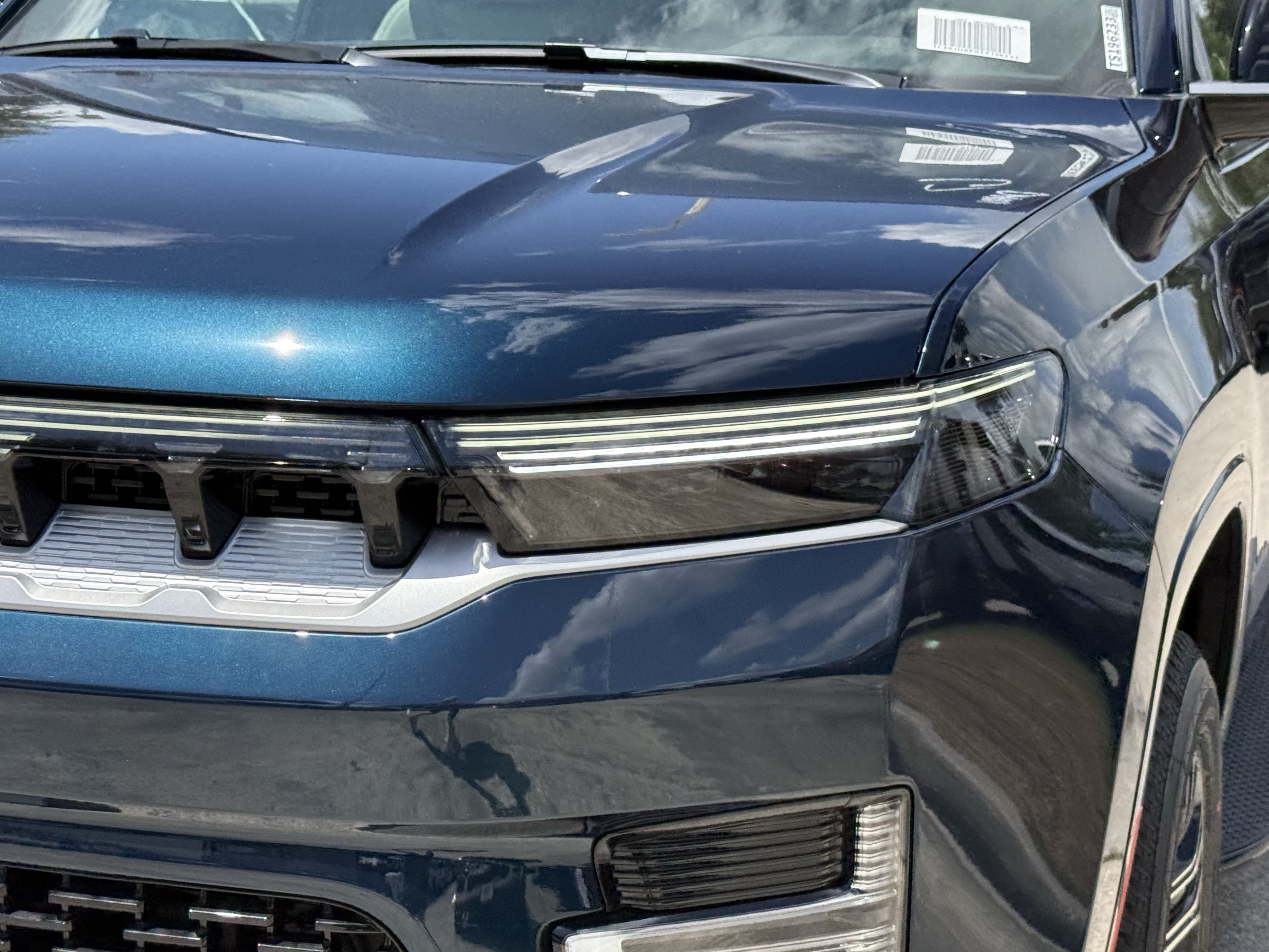 New 2026 Fathom Blue Pearl-Coat Exterior Paint Jeep  image 7