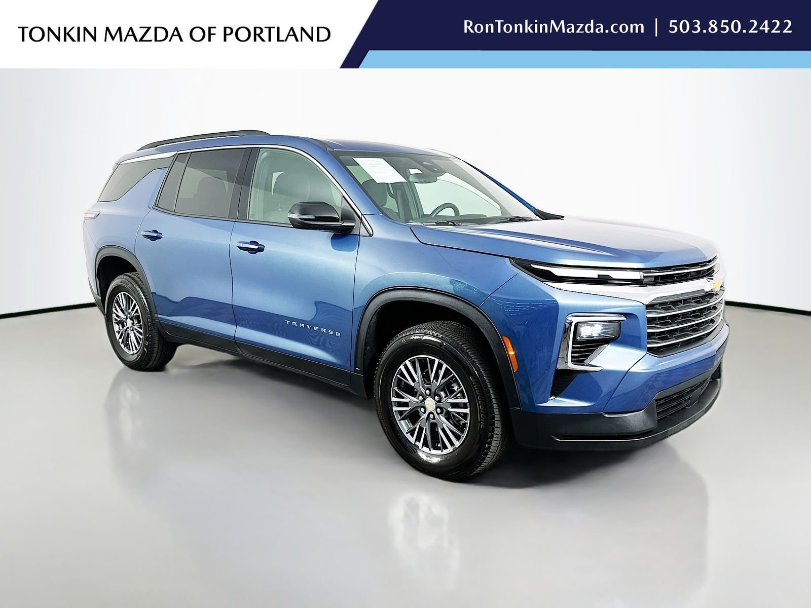 Used 2025 Lakeshore Blue Metallic Chevrolet LT image 1