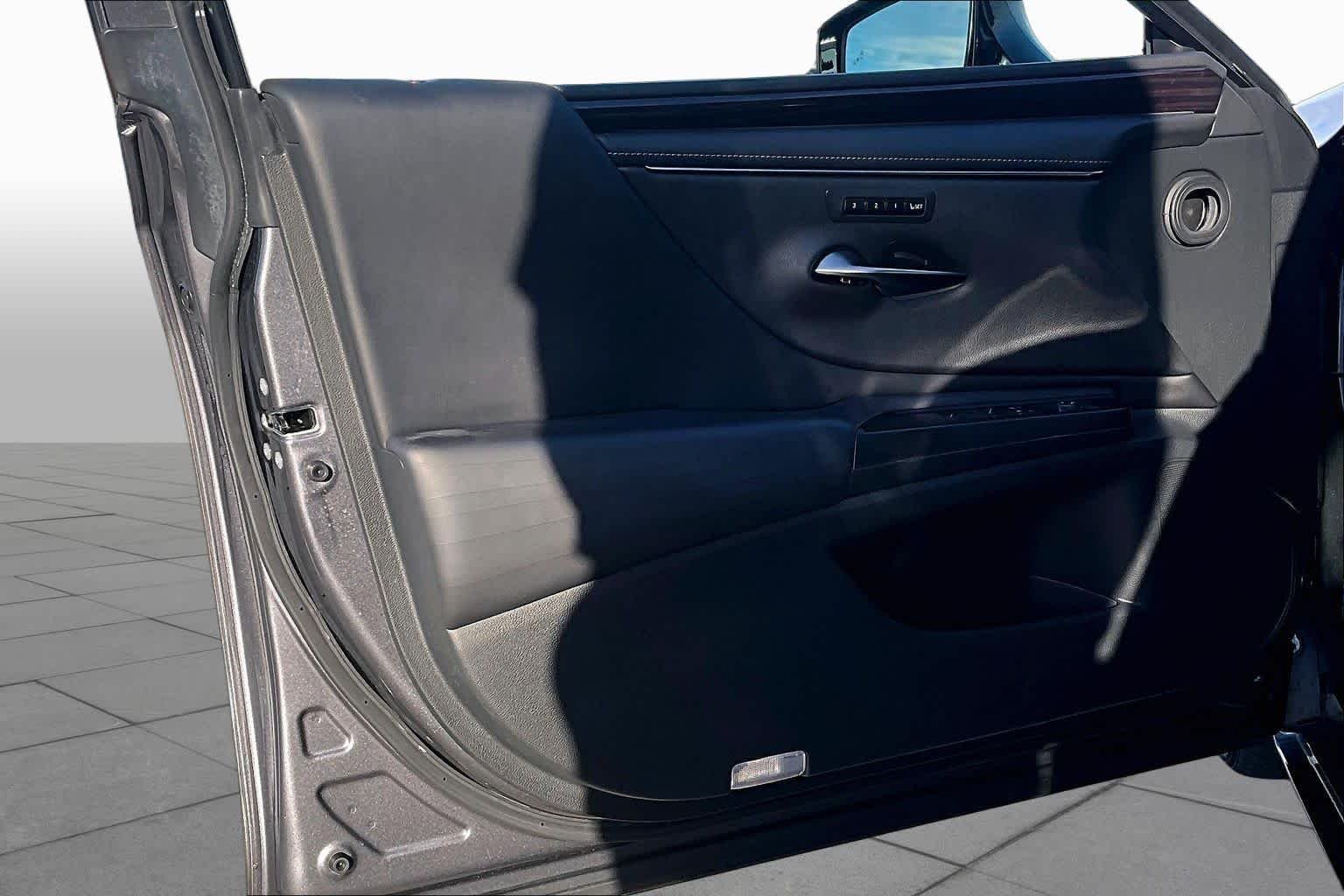 Used 2019 Nebula Gray Pearl Lexus Luxury image 22