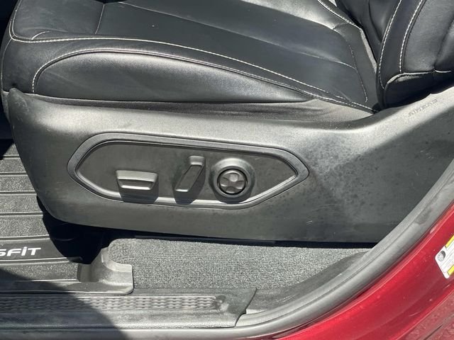Used 2022 Red Jeep Limited image 16