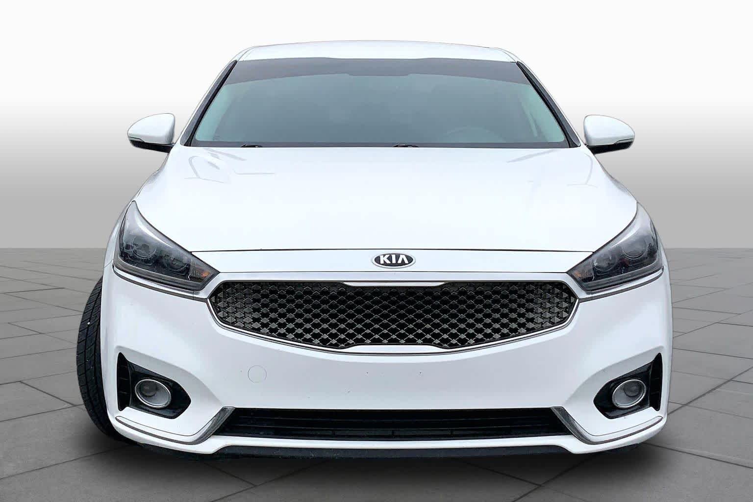 Pre-Owned 2017 Kia Cadenza Premium