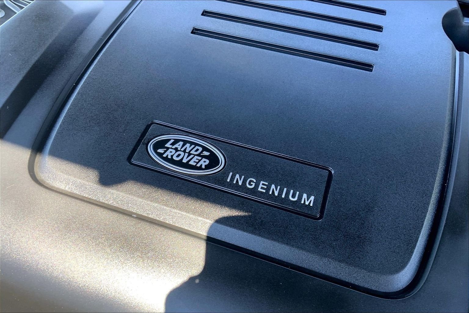 Certified Used 2025 Silicon Silver Premium Metallic Land Rover S image 32
