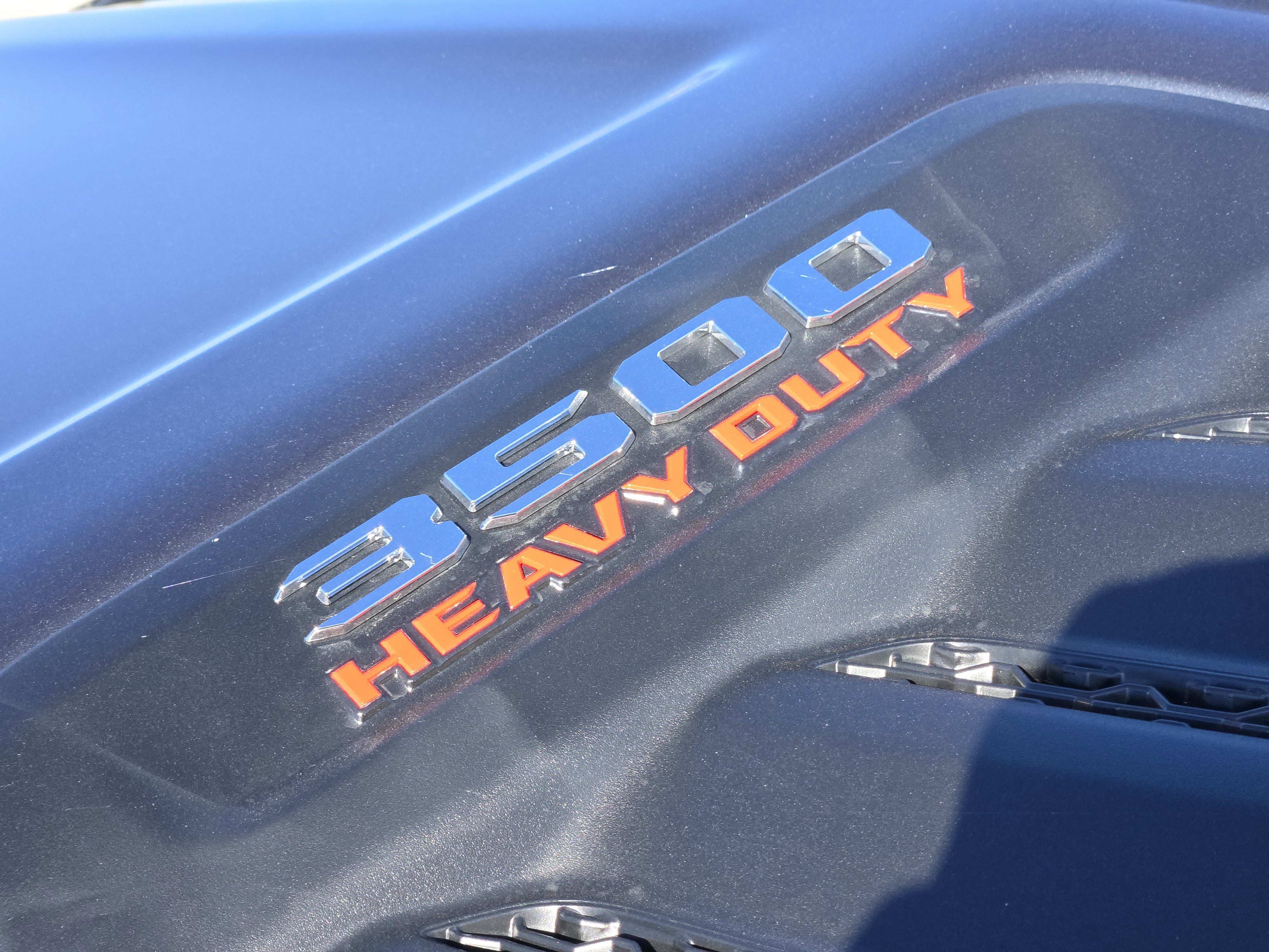 2026 RAM 3500 Laramie - Photo 8