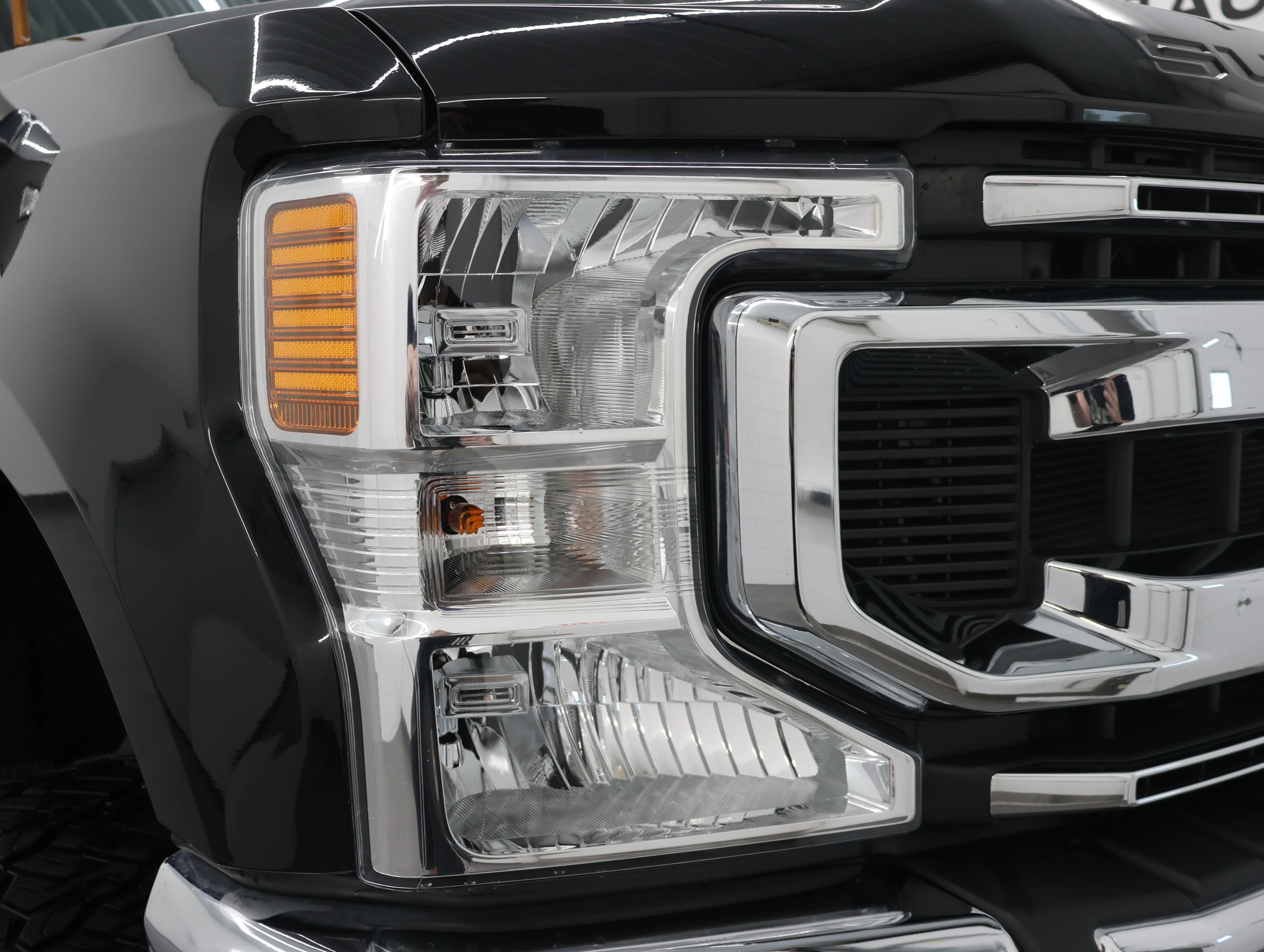 Used 2021 Agate Black Metallic Ford XLT image 22