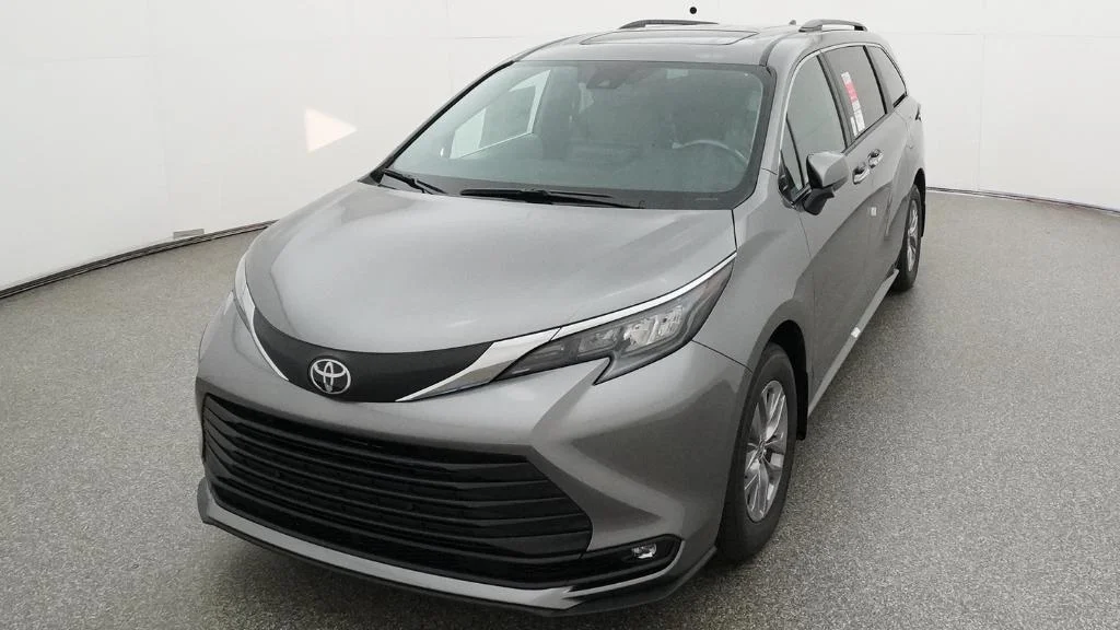 New 2026 Heavy Metal Toyota XLE image 18
