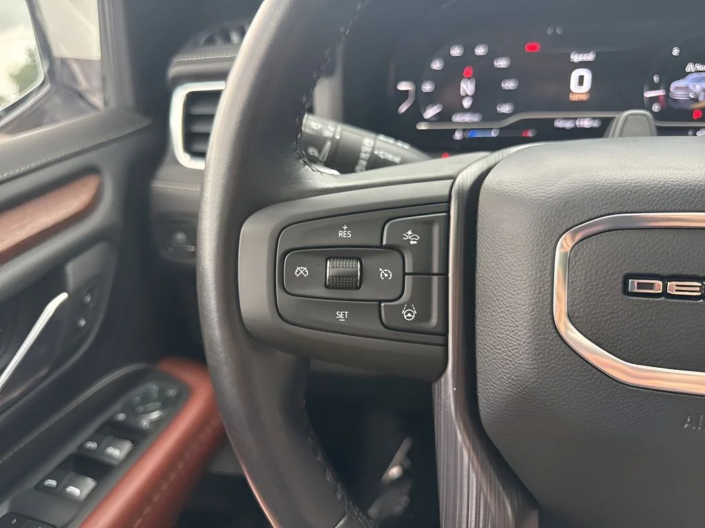 Used 2023 White GMC Denali Ultimate image 29