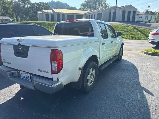 Used 2006 White Nissan SE image 3