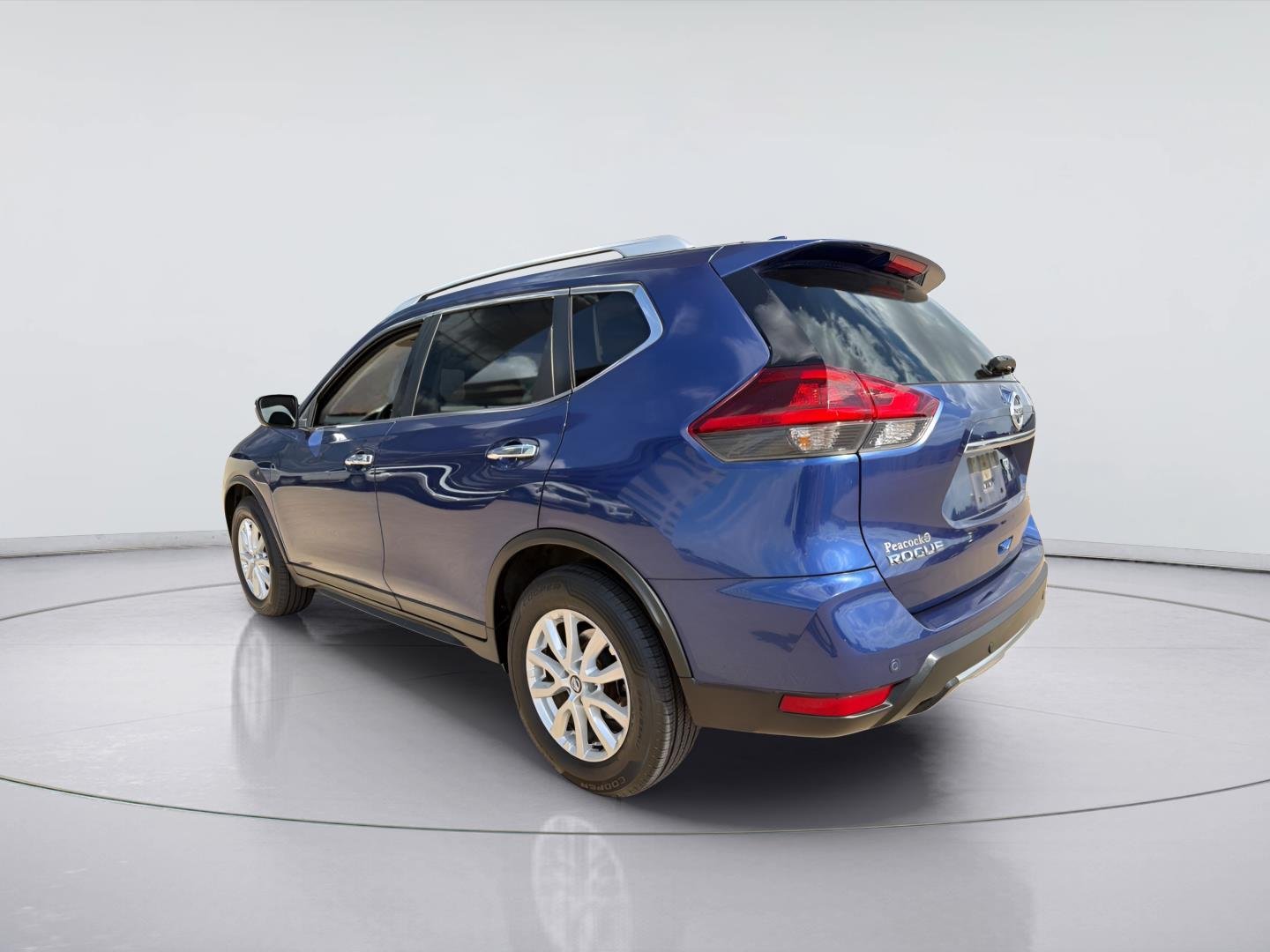 Used 2019 Caspian Blue Metallic Nissan SV image 7