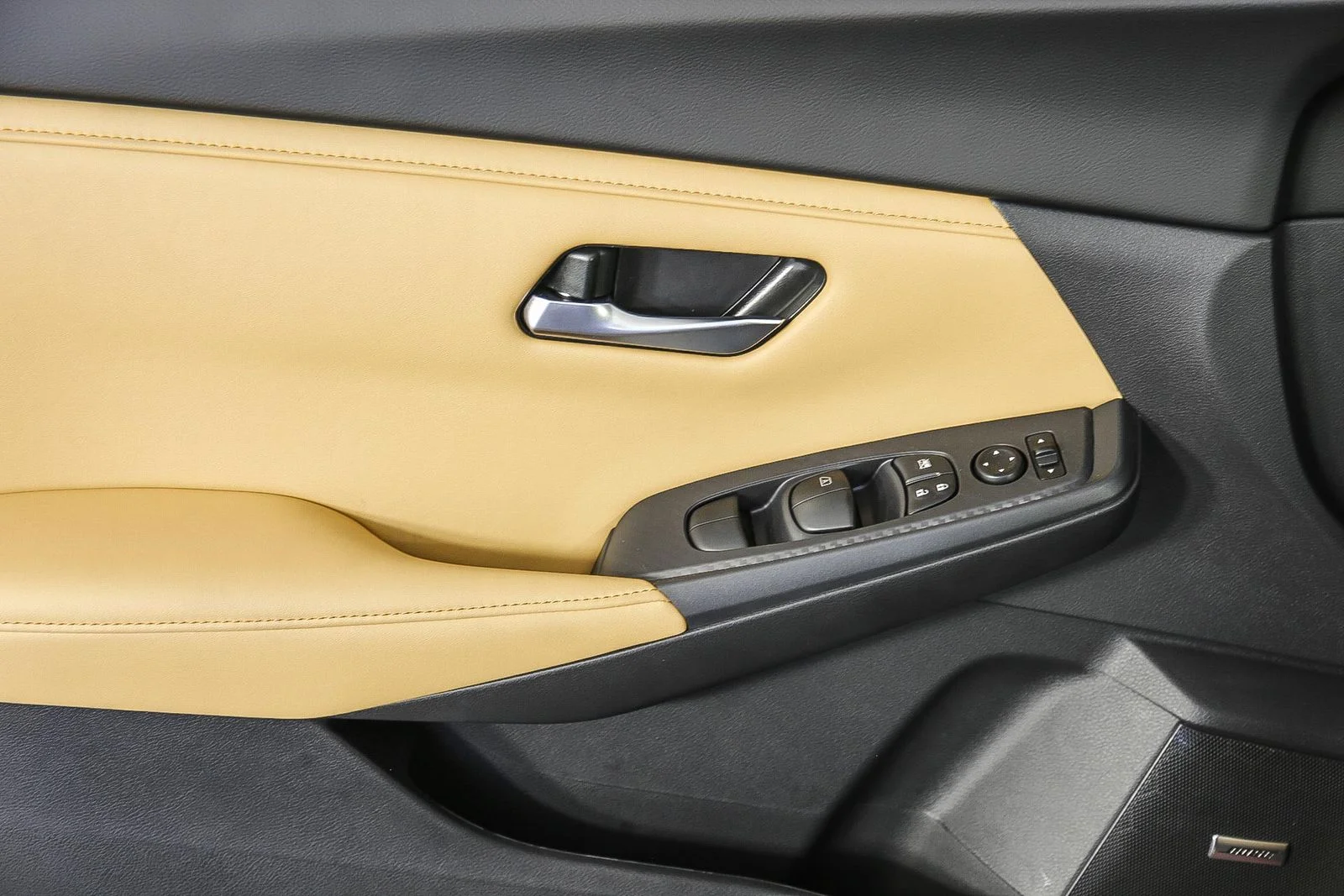 2025 Nissan Sentra SV - Photo 21