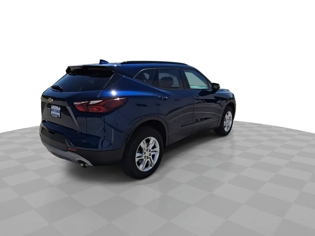 Used 2022 BLUE GLOW METALLIC Chevrolet LT image 8