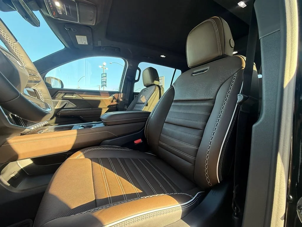 New 2026 Ebony Twilight Metallic GMC Denali Ultimate image 33
