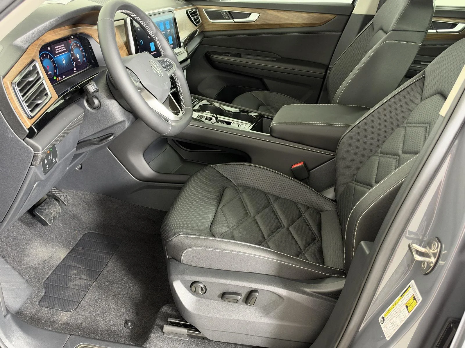 New 2026 Pure Gray Volkswagen 2.0T SE w/Technology image 9
