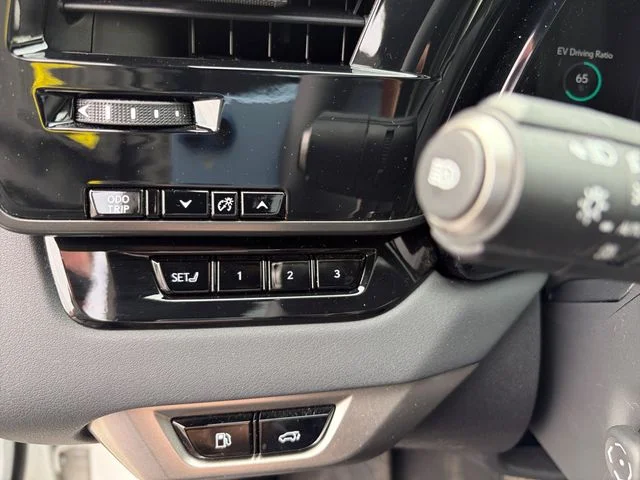 Used 2025 White Lexus 350h Premium image 27