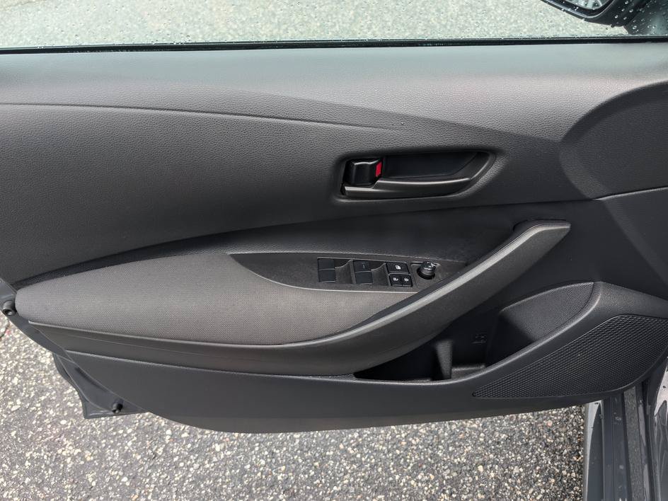 Used 2025 Underground Toyota LE image 8