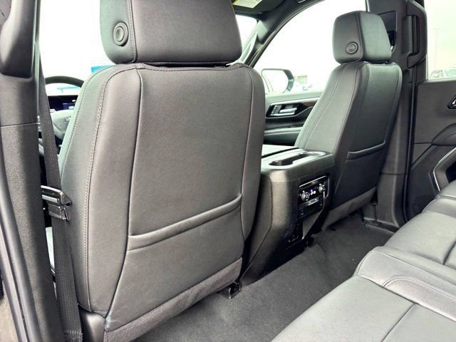 Used 2025 Black Chevrolet Z71 image 20