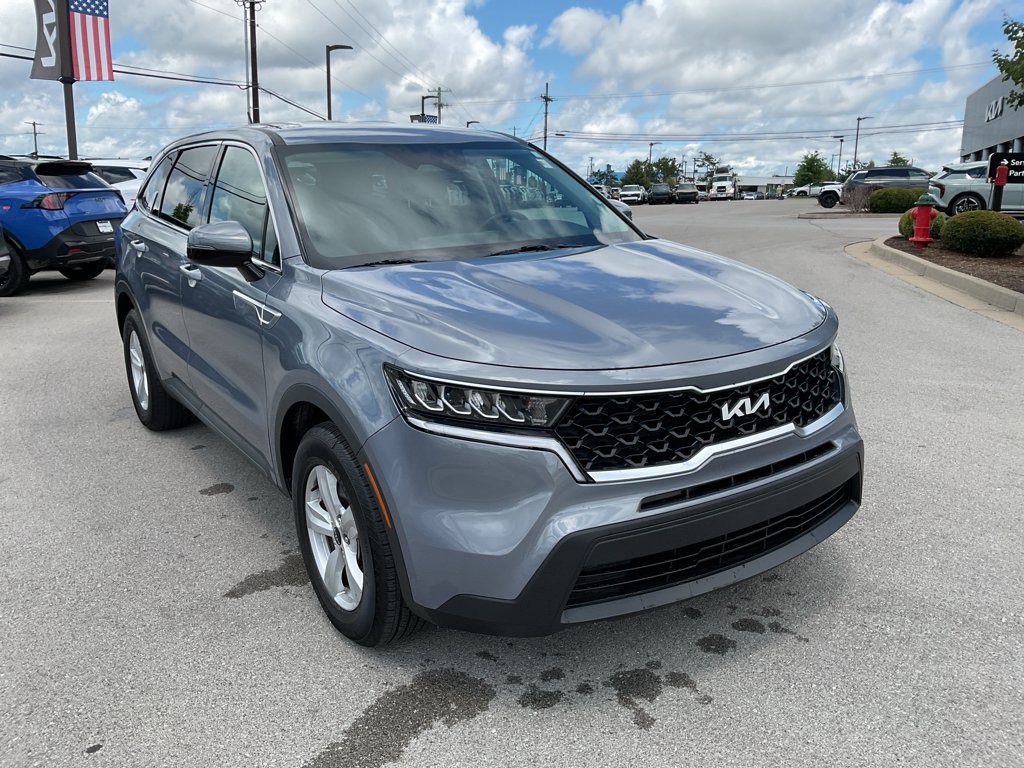 Certified Used 2023 Everlasting Silver Kia LX image 2