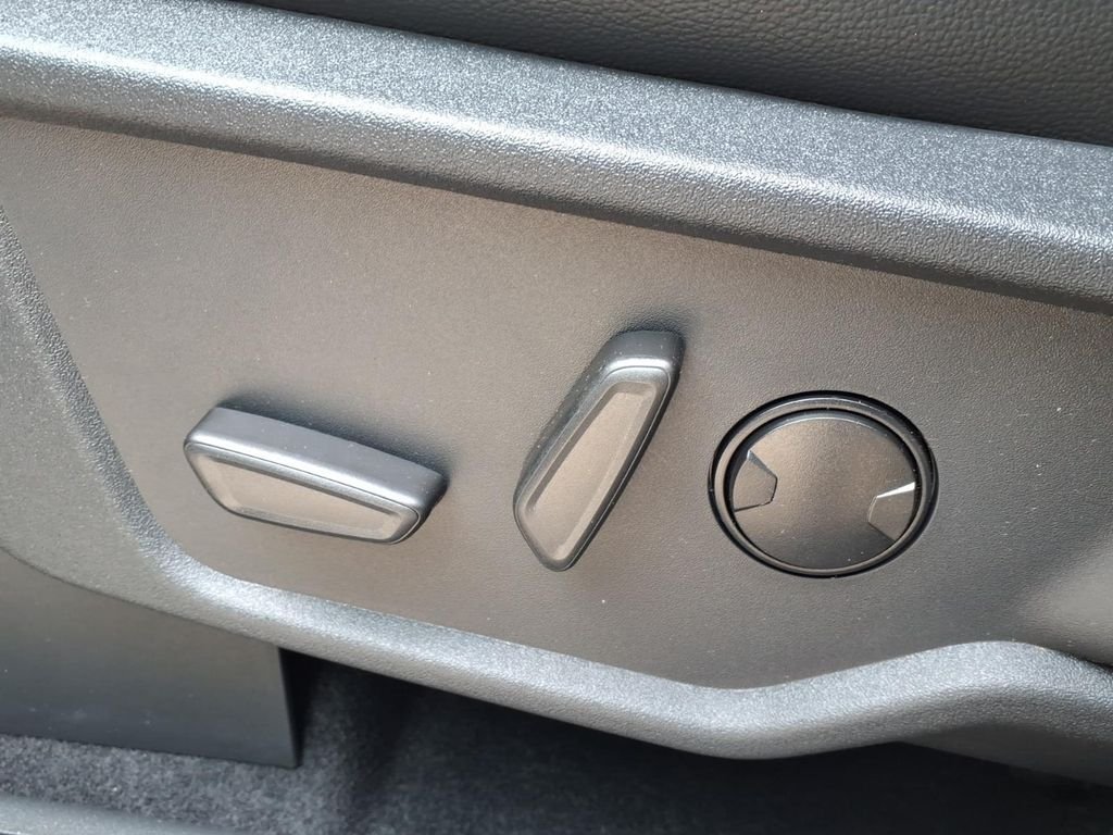 New 2026 Avalanche Gray Ford Outer Banks® image 15