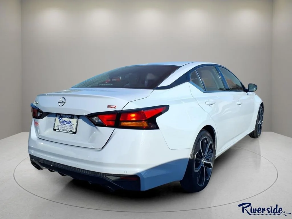 Used 2024 Gray Nissan 2.5 SR image 2