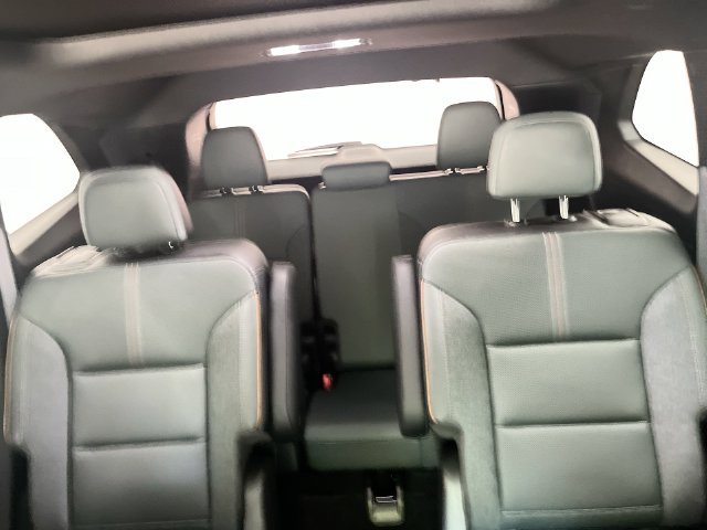 Used 2025 Red GMC AT4 image 28
