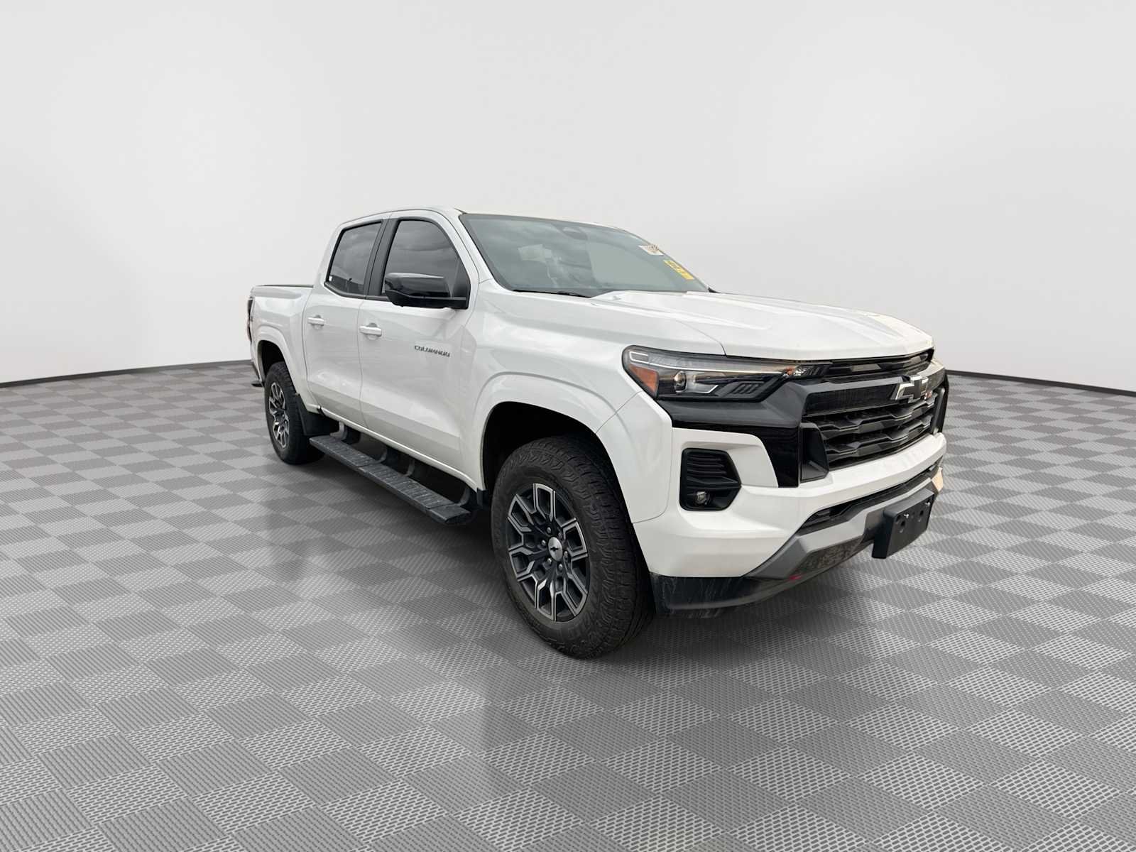 Certified Used 2023 Summit White Chevrolet Z71 image 5