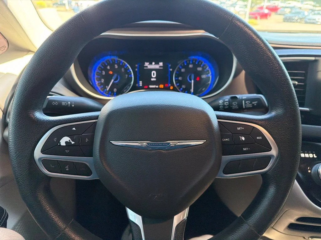 Used 2021 Black Chrysler LXI image 17