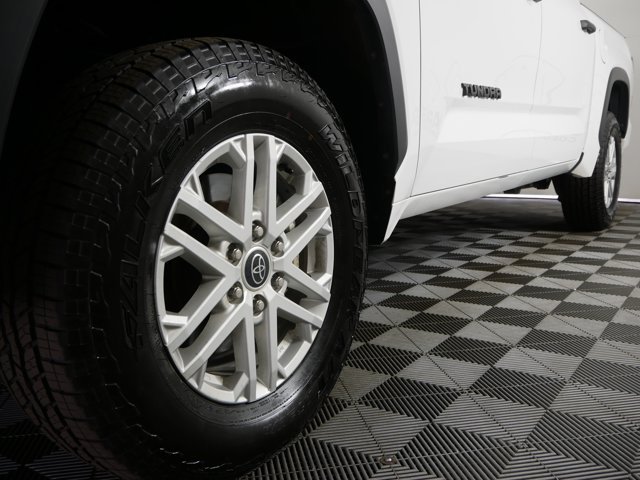 Used 2024 Ice Cap Toyota Crew Cab SR5 w/ Convenience Pkg image 2