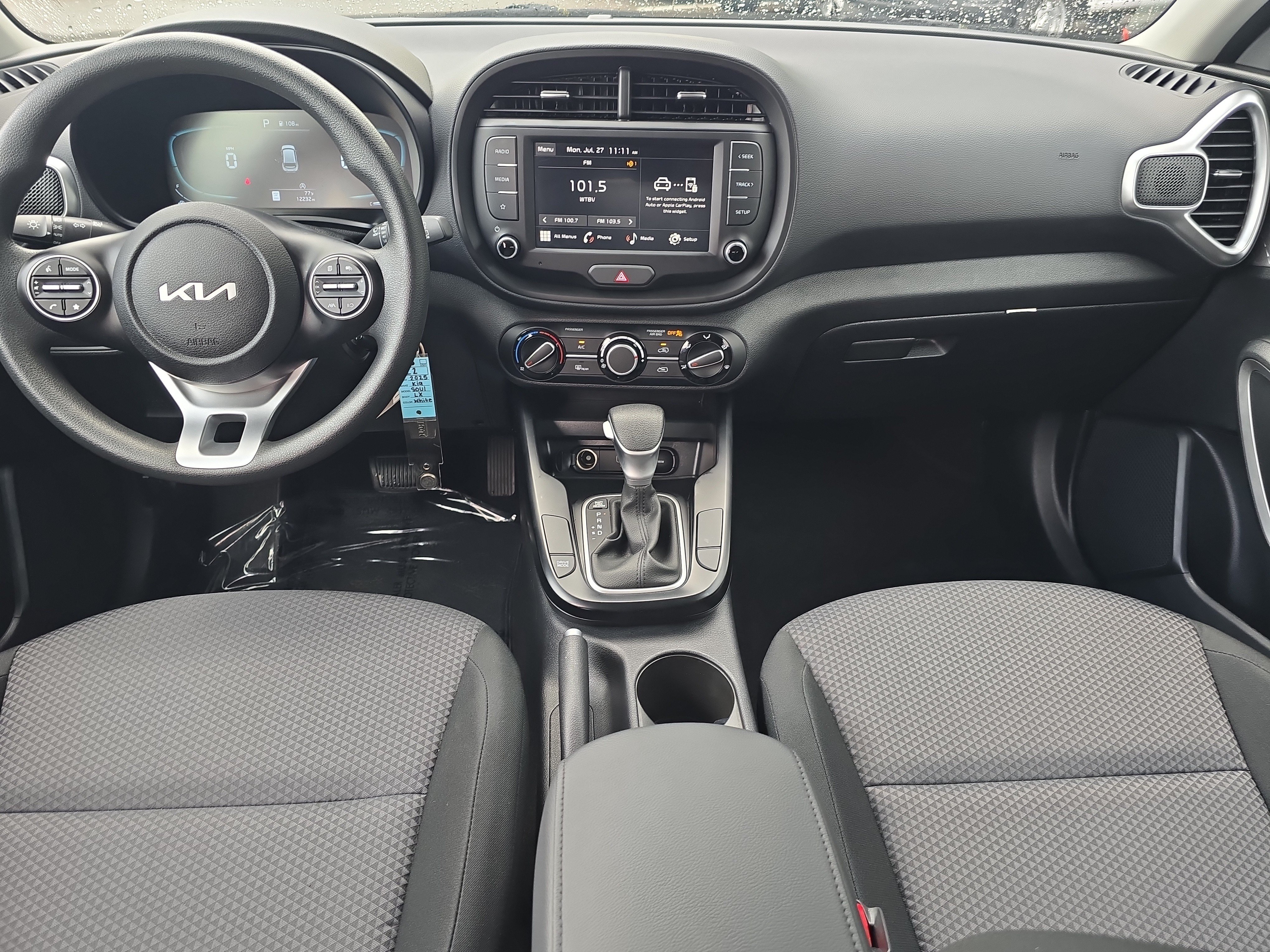 Certified Used 2025 Snow White Pearl Kia LX image 12