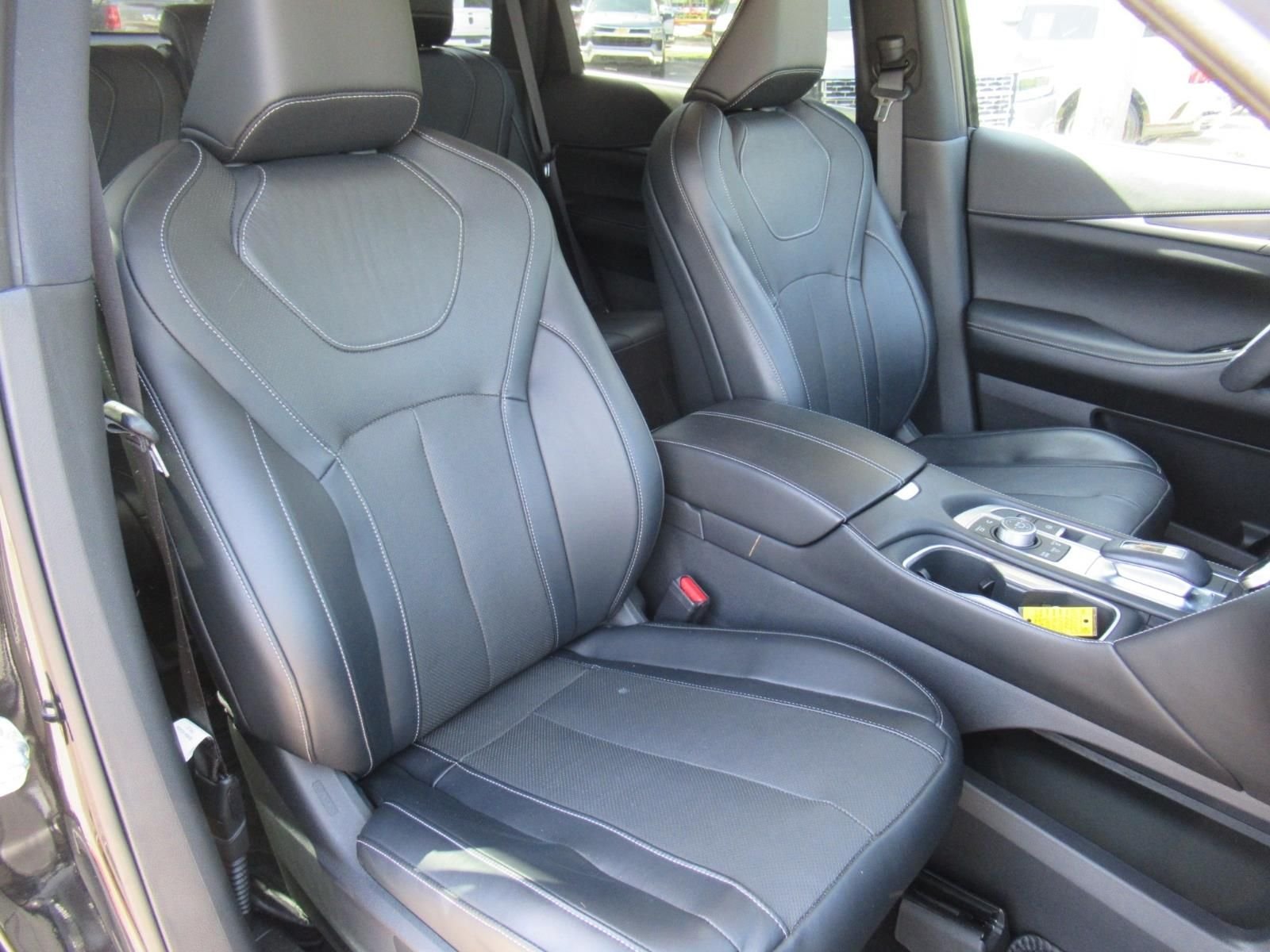 Used 2023 Black INFINITI LUXE image 9