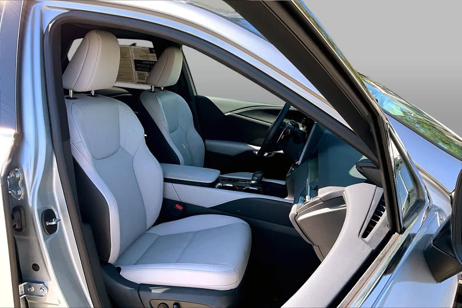 Used 2023 Iridium Lexus Premium image 8