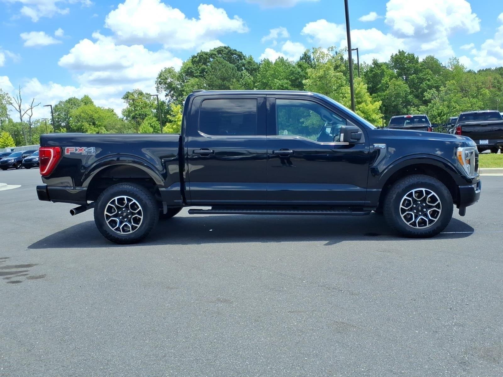 Used 2022 Agate Black Metallic Ford XLT image 11